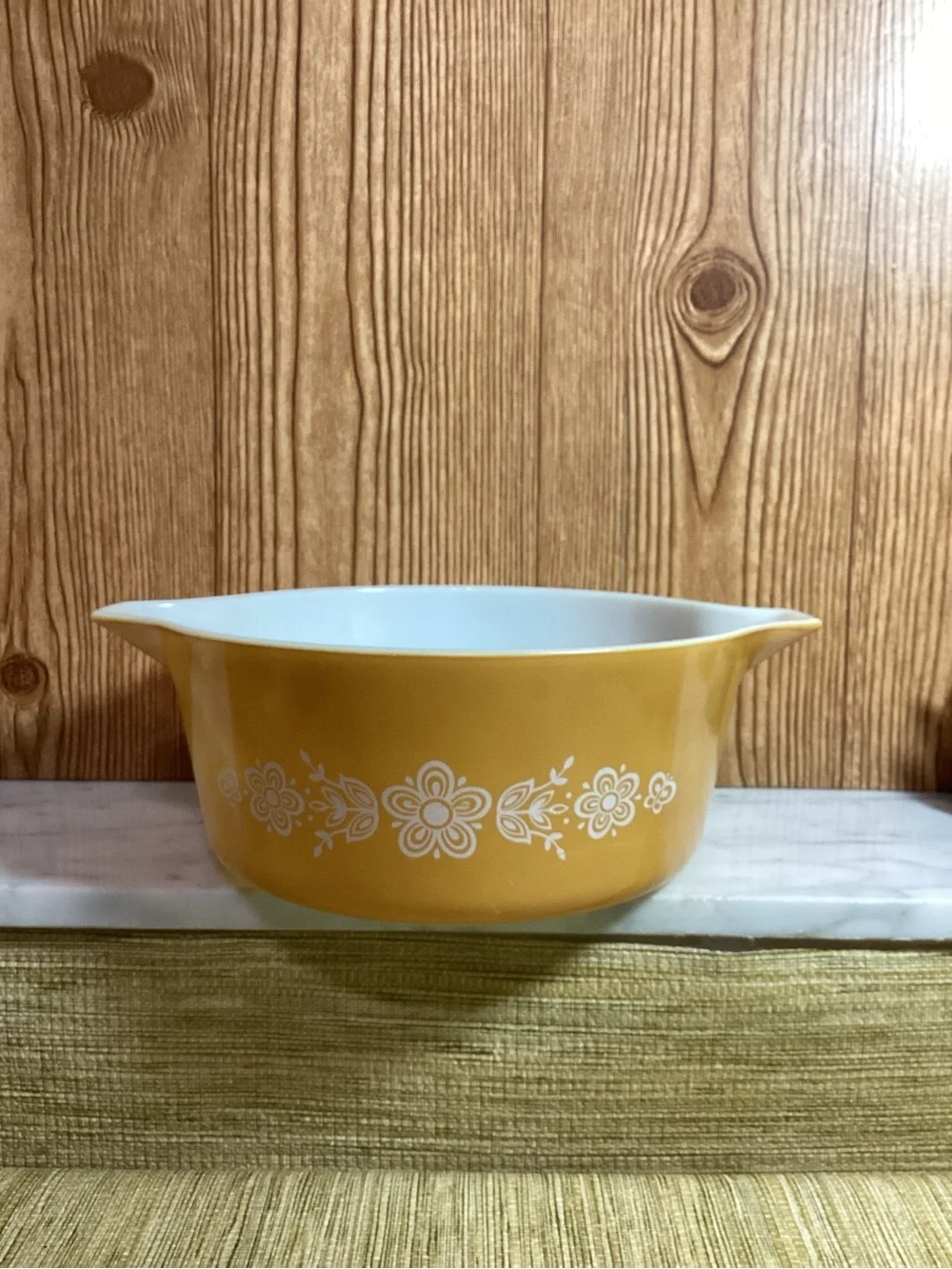 Vintage Pyrex Butterfly Gold Casserole Dish 2.5 Qt